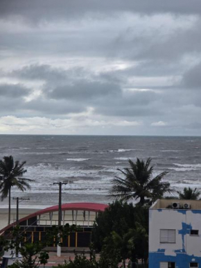 apto vista frontal praia enseada Bertigoa